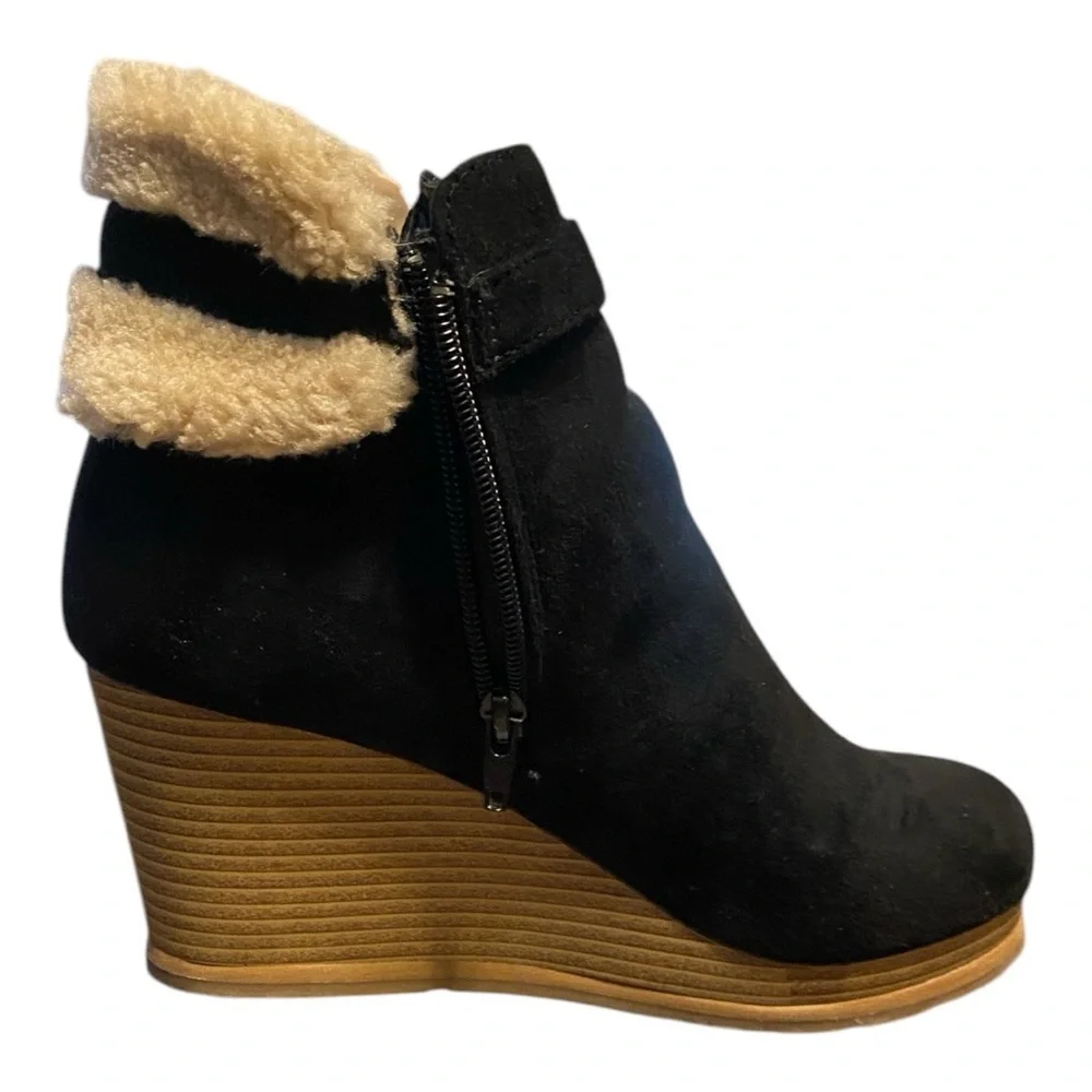 Cheeks Fit Body Black Wedge Ankle Boots Size 7